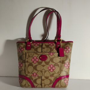 * COACH # J1220-F22041 Peyton Signature Clover Tote Bag